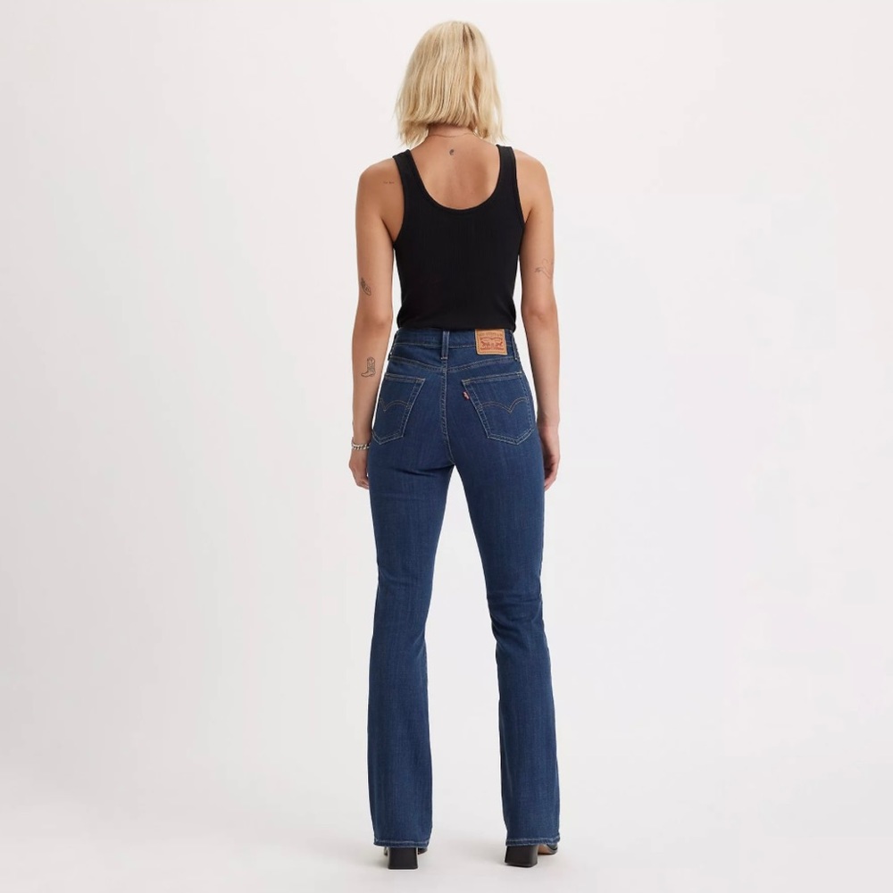 Levi’s 725 High Rise Bootcut Sz 27